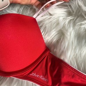 Raspberry Calvin Klein Push Up